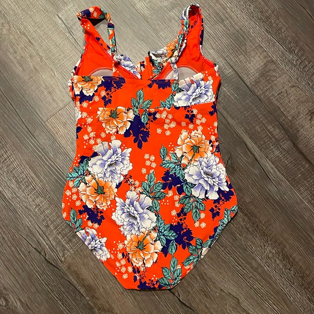 Jantzen One Piece Swimwear w/floral print-ruffles, adjustable straps, Size 10 - Picture 3 of 8